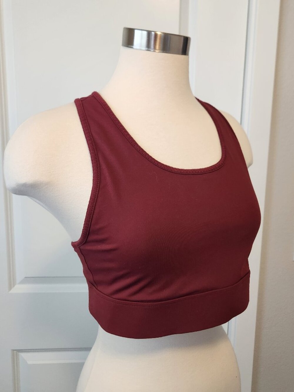 Fabletics Medium Impact Sports Bra Size XL Maroon